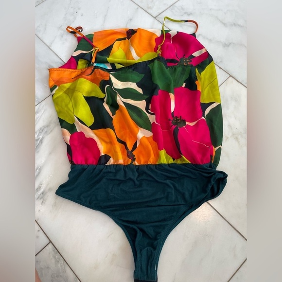 NWT GILLI, womens size large floral bodysuit drape front collar silky satin feel - Picture 5 of 5